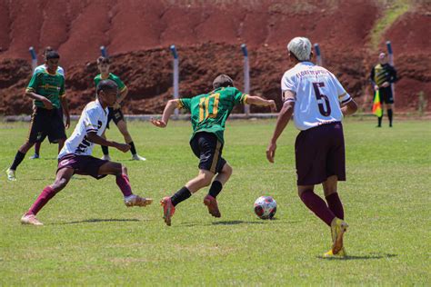 Futebol de campo Paraná Bom de Bola define no fim de semana os