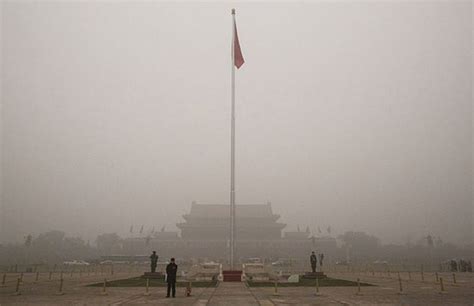 Shocking Photos Show The Devastating Air Pollution In Beijing 10 Pics