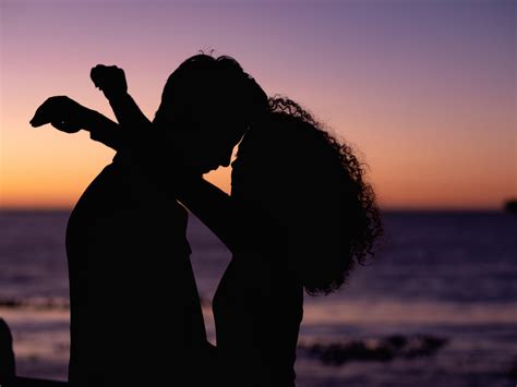 Wallpaper Love Couple Silhouette Sunset Sea Hd Widescreen High Definition Fullscreen