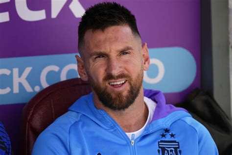 “i’ve Never Seen Anything Like Him” Ex Barcelona Defender Lavishes Praise On Lionel Messi