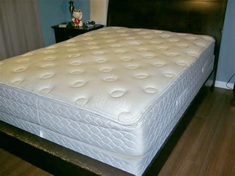 They typically have enough room for two people to sleep comfortably, and their. Sealy Posturepedic Pillowtop Matching Queen Size Mattress ...