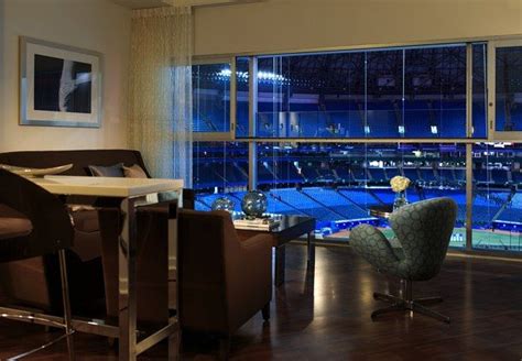 Renaissance Toronto Downtown Hotel Stadium View King Suite With View