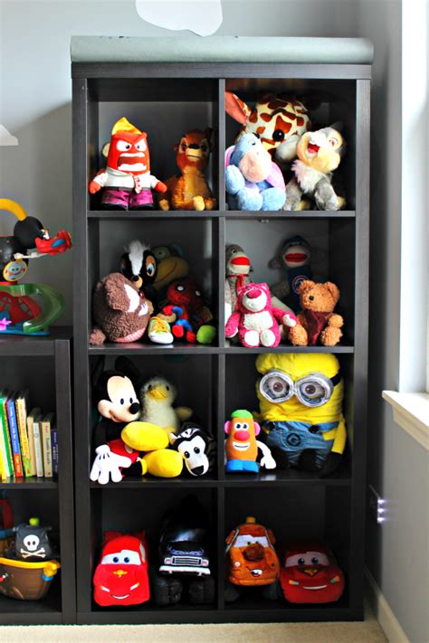 The corner cage is fantastic for those with a huge collection and need dire need of a space saving solution. Super Stuffed Animal Storage DIY - C'mon Get Crafty