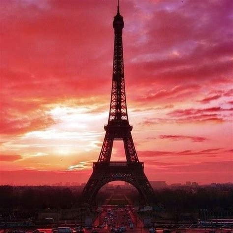 Sunset In Paris In 2020 La Tour Eiffel Tour Eiffel Eiffel Tower