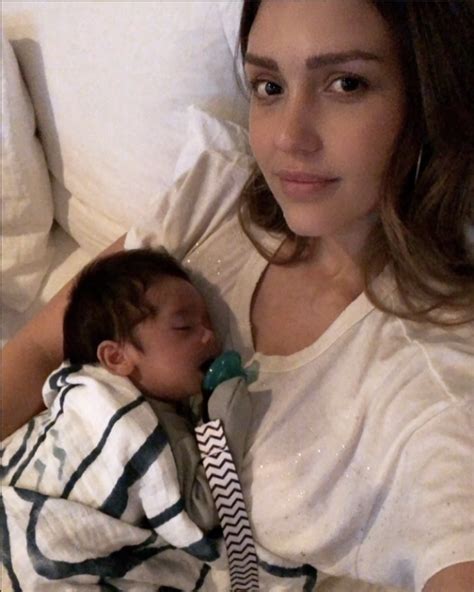 Jessica Albas Chill Out Day With Hayes Celeb Baby Laundry