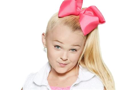 She used to post her daily videos of her day to day life on her youtube channel jojo siwa vlogs. 'Dance Moms' Star JoJo Siwa Takes on Bullying in ...