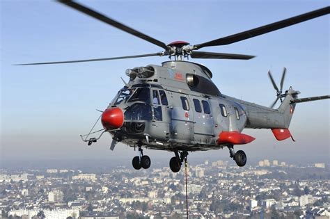 Pourquoi Un Hélicoptère Super Puma Survolera Paris Ce Samedi Actu Paris