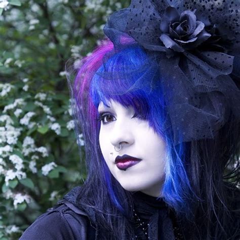 Gothic Hairstyles 20 Best Hairstyles For Gothic Look For Girls