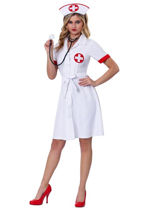 Девушка в халате медсестры 93 фото