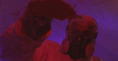 가벼운 가수 경치 공연 과학 관념적인 그림 기타 꽃 남자 달 담배를 피우다 드럭 락 래핑 레크리에이션 모델 모양 물 뮤지션 반사 밴드