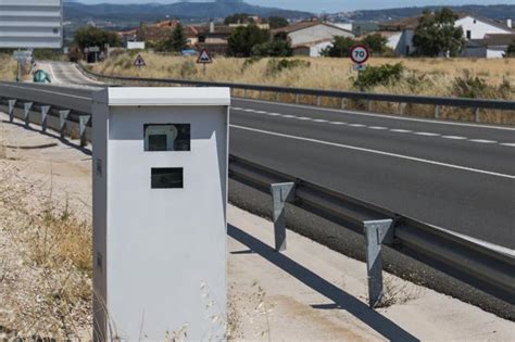 A radar detector is an electronic device used by motorists to detect if their speed is being monitored by police or law enforcement using a radar gun. Avisador, detector e inhibidor de radar: ¿son legales?