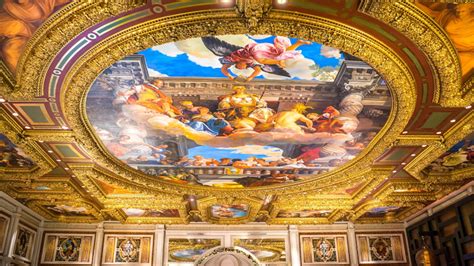 It so impressive that everyone stood in awe of the paintings. Sistine-Chapel-ceiling_bu - Sophie-sticatedmom