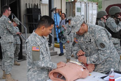 Training combat lifesavers | Article | The United States Army