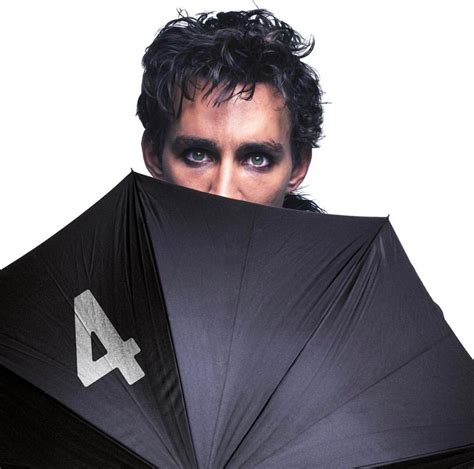 The umbrella academy, based on the acclaimed dark horse comic series by gerard way and gabriel ba, arrives friday on netflix, introducing viewers to the dysfunctional family of superheroes who must overcome their differences if they have any hopes of saving the world. The Umbrella Academy: Klaus Hargreeves / Number 4 (Robert ...