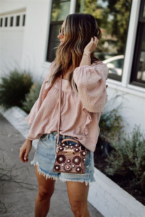Transitional Style || Ruffled Blouse #ootd #falloutfits # ...
