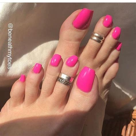 Pretty Feet With Hot Pink Polish Pretty Toe Nails Feet Nails Pink