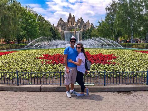 Top Reasons To Visit Canadas Wonderland Vacation Couple