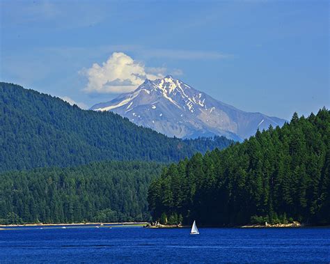 Cascade Mountain Lakes Oregon