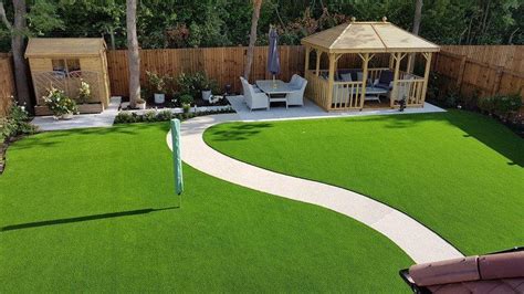 8 Creative Ideas For Using Artificial Grass Around Your Home Or