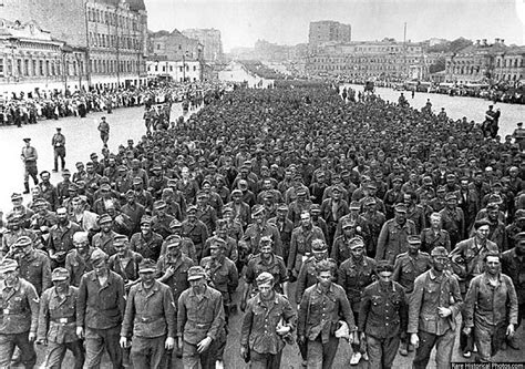 parade of german prisoners of war in the streets of moscow 1944 rare historical photos