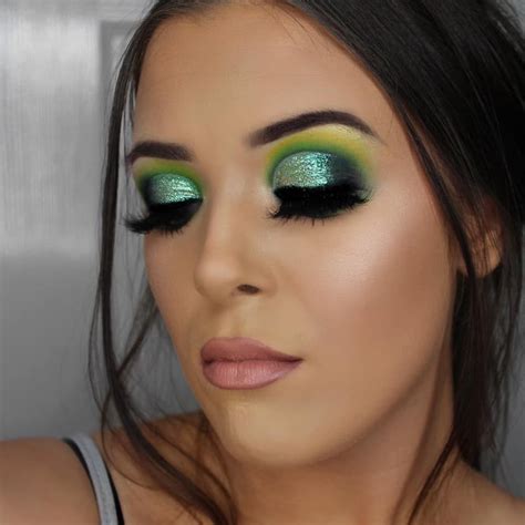 I Am Livin For This Green Smokey Half Cut Crease I Used The James