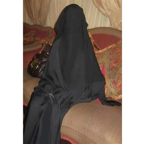 Pin By M On Niqab Wearing Gloves Niqab Niqab Fashion Arab Girls Hijab