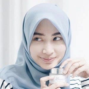 Her birthday, what she did before fame, her family life, fun trivia facts, popularity rankings, and more. Iman Abdul Rahim - Bio, Family, Trivia | Famous Birthdays