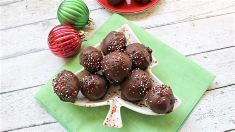 These Holiday Peanut Butter Balls Recipe Is Perfect To Take To Any