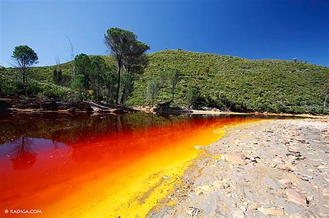 Le Rio Tinto La Rivière Rouge En Espagne