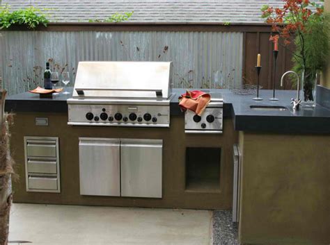 Modern outdoor kitchen with pizza oven 15 Awesome Contemporary Outdoor Kitchen Designs | Home ...