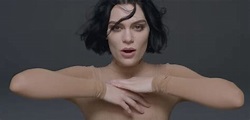 Jessie J's "Queen" Music Video Is Perfection: Watch - Directlyrics