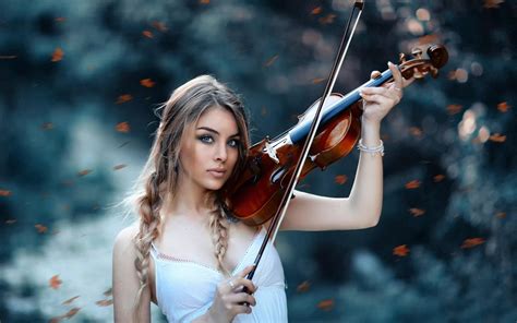 Woman With Violin Wallpaper