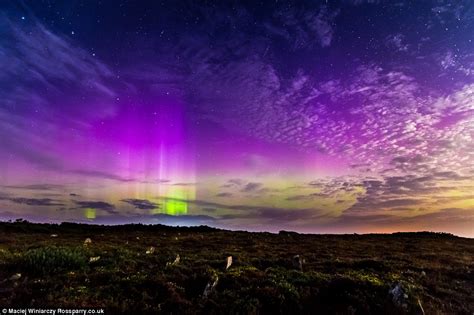 Pictures Capture Northern Lights Off The Coast Of Scotland Daily Mail