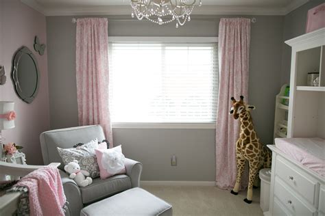 Soft And Elegant Gray And Pink Nursery Project Nursery Decoração De
