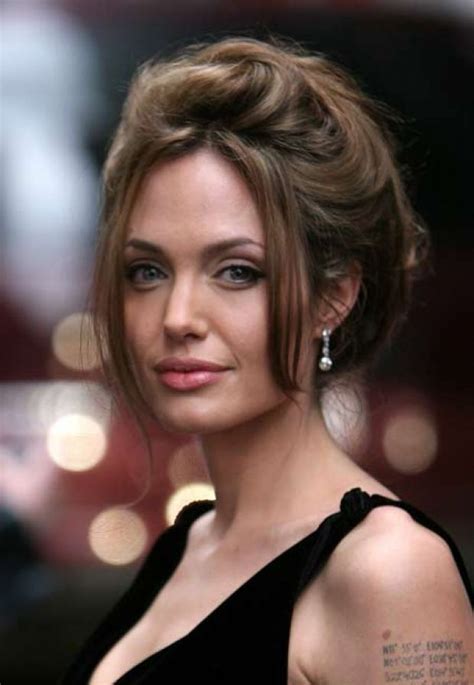 Angelina Jolie Hairstyles Faceshairstylistcom Coiffures