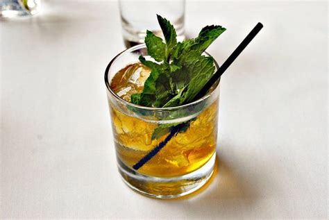 Mint Julep Receta Del Trago Oficial Del Kentucky Derby