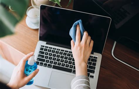 Can You Clean A Computer Screen With Windex