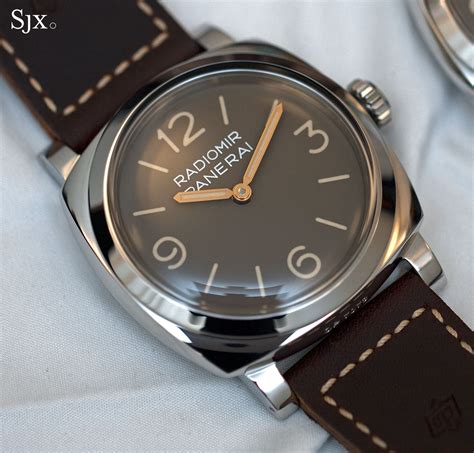 Hands On With The Panerai Tropical Editions Radiomir 1940 Pam662