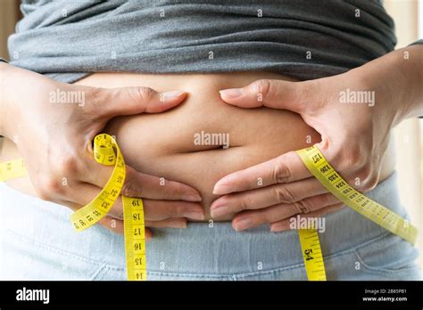 Flabby Tummy Woman Hi Res Stock Photography And Images Alamy