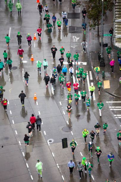 St Patricks Day Run Stock Photos Pictures And Royalty Free Images Istock