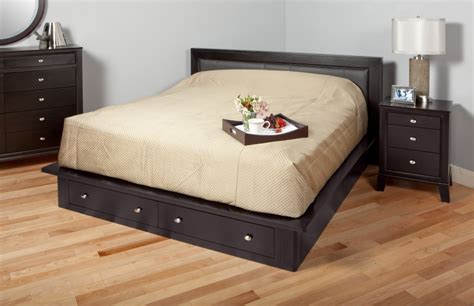 Cover the top to protect your mattress. Queen platform bed with 2 drawers in pine | Queen platform ...