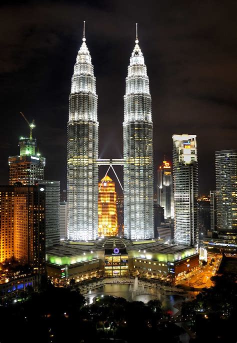 Located in kuala lumpur city centre, this luxury hotel is steps from suria klcc shopping centre and klcc park. Petronas Towers | Petronas Towers KLCC Twin Towers Some ...