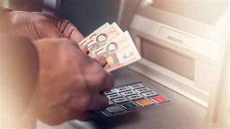 How To Avoid Atm Fees When You Travel