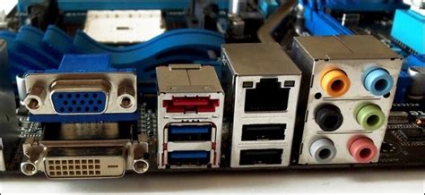 What you may not know is you can use it to broadcast audio as well. Is There a Difference Between the Headphone and Speaker Ports?