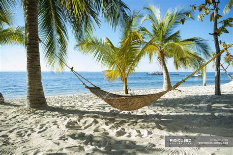 Hammock On Tropical Beach Cebu Philippines — Peaceful Scene Sea