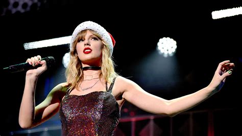 The Playlist Taylor Swifts Nostalgic Tune And 12 More Holiday Songs