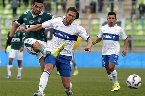 William gama tries a through ball, but carlos rotondi is caught offside. Universidad Católica recibe a un Santiago Wanderers ...