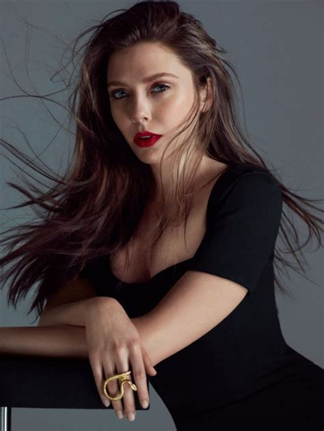 Elizabeth Olsen Hot Half Nude Photos That You Wont Regret To See