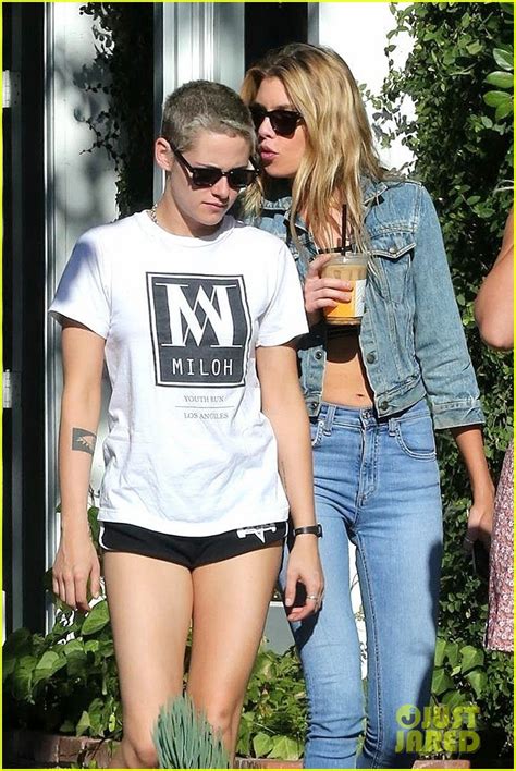 Kristen Stewart And Stella Maxwell Couple Up For Lunch Date Photo 3920589 Kristen Stewart