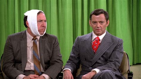 Watch The Odd Couple Classic Season 5 Episode 14 Two On The Aisle